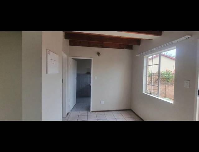 2 BEDROOM TOWNHOUSE FOR SALE IN CELTISDAL